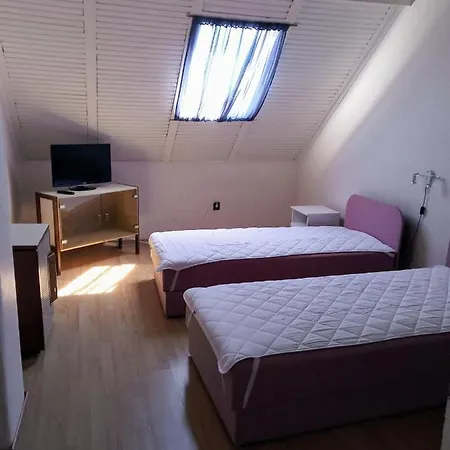 Διαμέρισμα Ket Cseresznye Vendeghaz *